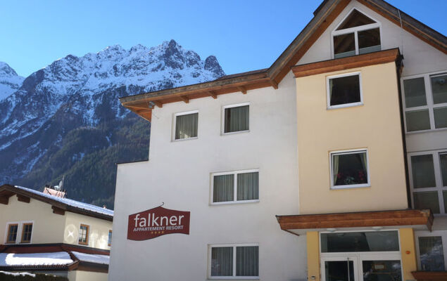 Falkner - Photo 25